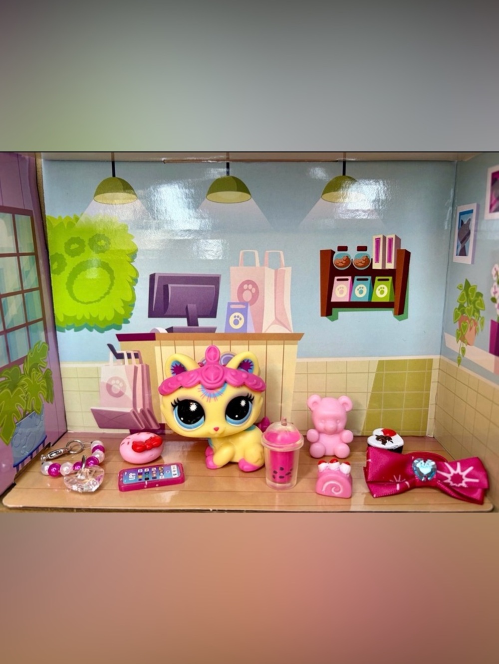 Littlest Pet Shop Yellow & Pink Princess Kitty Playset